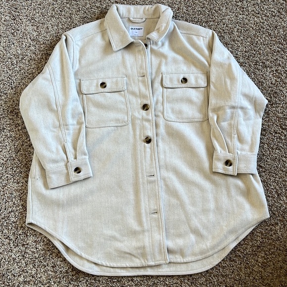 Women’s Shacket - Picture 4 of 10